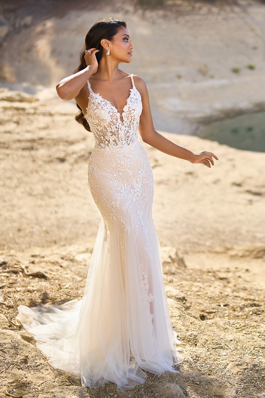 0177-pigal-boutique-atelier-bergamo-matrimonio-abiti-vestiti-sposa-sirena-strascico-pizzo-spallini-tres-chic-pure-nuove-collezioni-26518PU